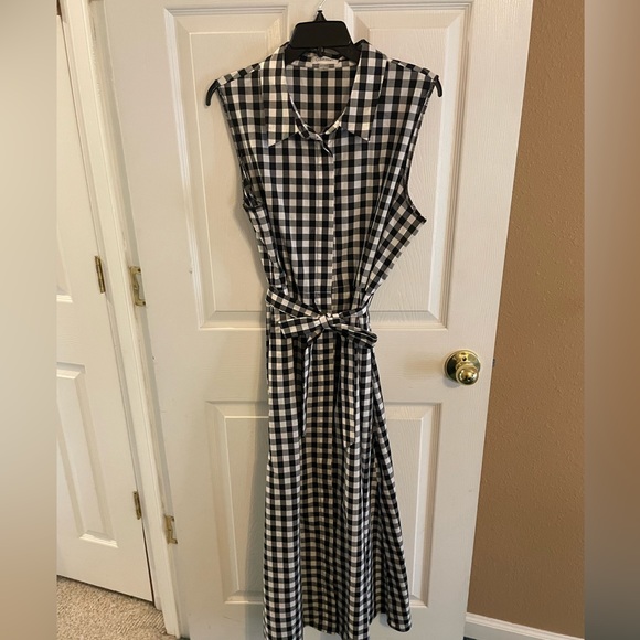 Calvin Klein Dresses & Skirts - ☃️Calvin Klein Black and white Gingham dress with boa
